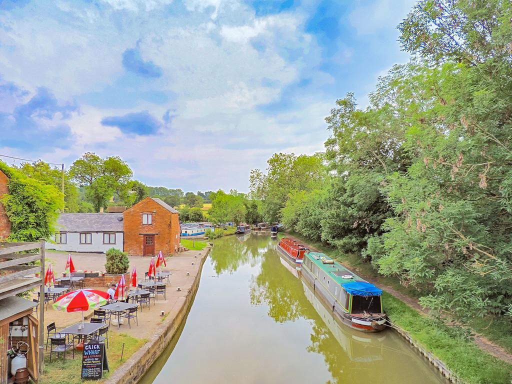 Grand Union Canal, Crick