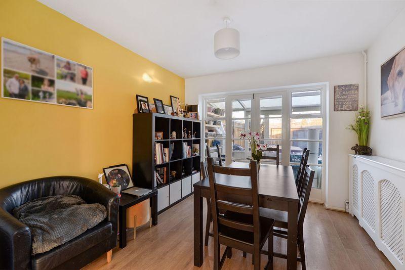 Nursery Close, Tonbridge, TN10 4JJ 3 bed semidetached house £450,000