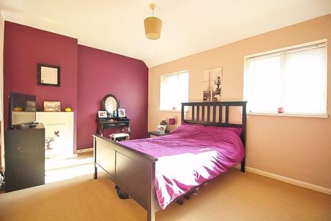 16 Broadmeadow Green, Bilston, WV14 6EG