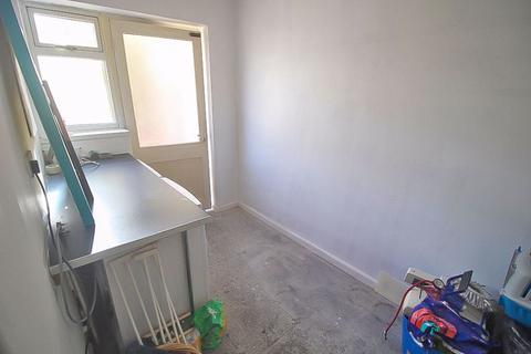 16 Broadmeadow Green, Bilston, WV14 6EG