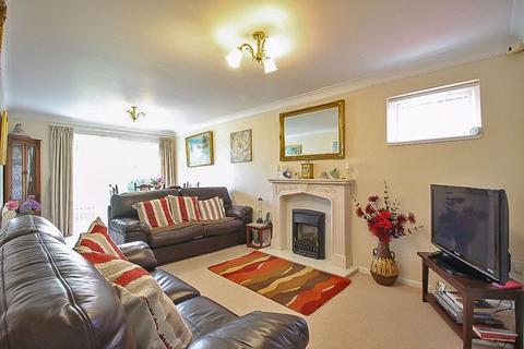12 Chevening Close, Sedgley, Dudley, DY3 1BE