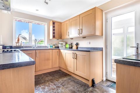 5 Busbys Close, Clanfield, Bampton, OX18 2RD