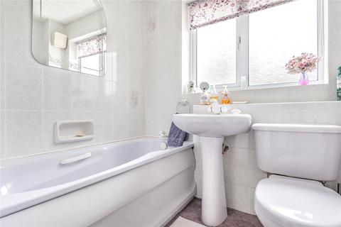 5 Busbys Close, Clanfield, Bampton, OX18 2RD