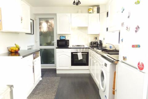 2 Deerham Close, Birmingham, B23 5XX