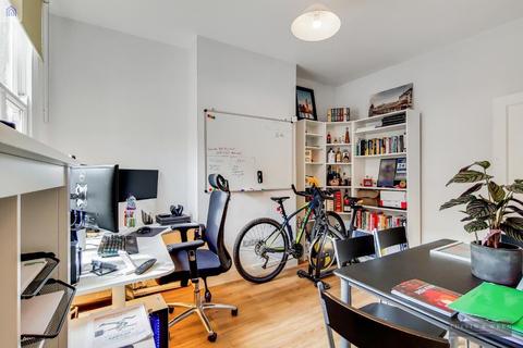 7 Balfour Road, London, W13 9TN
