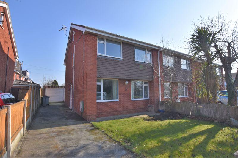 Garden Hey Road, Saughall Massie 5 bed semidetached house £230,000
