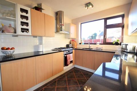 37 Caulfield Drive, Greasby, Wirral, CH49 1SN