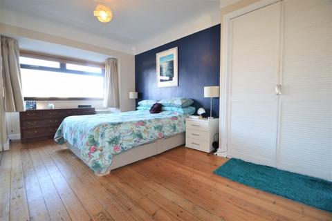 37 Caulfield Drive, Greasby, Wirral, CH49 1SN
