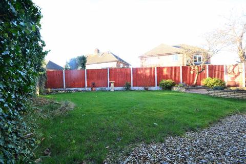 37 Caulfield Drive, Greasby, Wirral, CH49 1SN