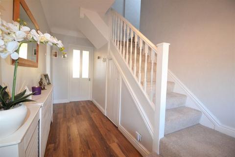 37 Caulfield Drive, Greasby, Wirral, CH49 1SN