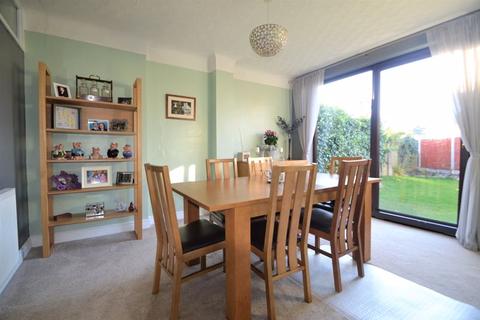 37 Caulfield Drive, Greasby, Wirral, CH49 1SN