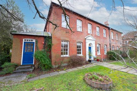 Flat 1, The Chestnuts High Street, Theale, Reading, RG7 5AN