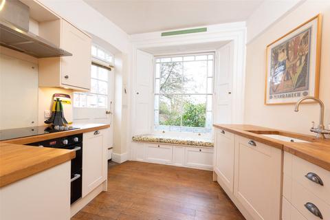 Flat 1, The Chestnuts High Street, Theale, Reading, RG7 5AN