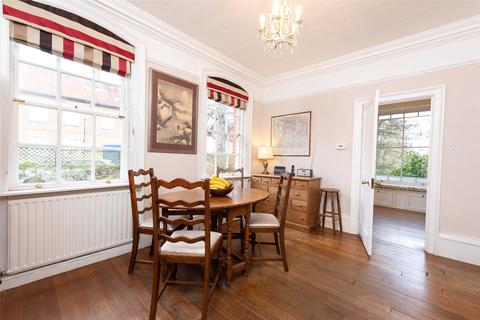 Flat 1, The Chestnuts High Street, Theale, Reading, RG7 5AN