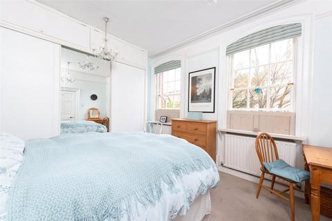 Flat 1, The Chestnuts High Street, Theale, Reading, RG7 5AN