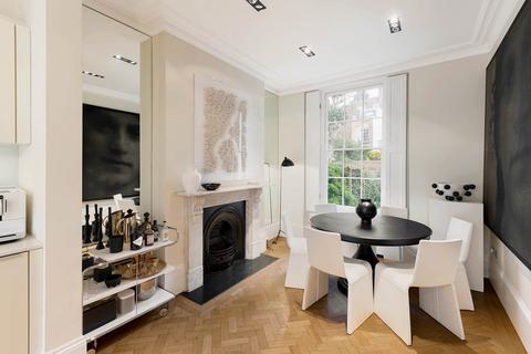 13 Pitt Street, London, W8 4NX