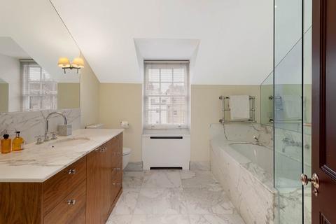 13 Pitt Street, London, W8 4NX