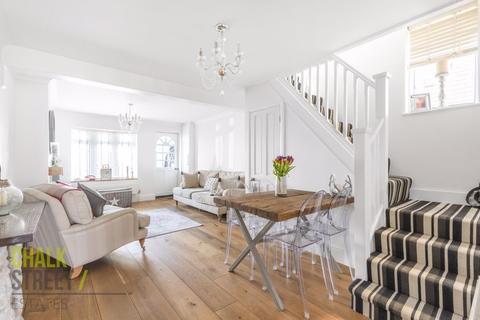 42 Shaftesbury Road, Romford, RM1 2QJ