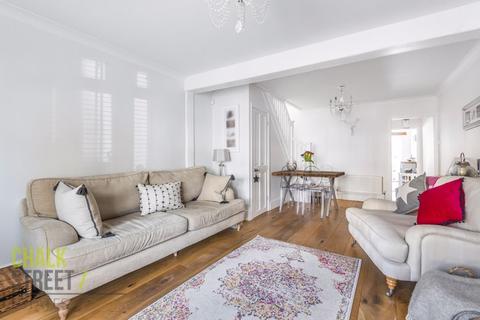 42 Shaftesbury Road, Romford, RM1 2QJ