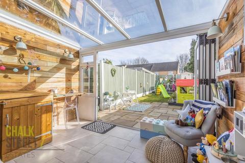 42 Shaftesbury Road, Romford, RM1 2QJ