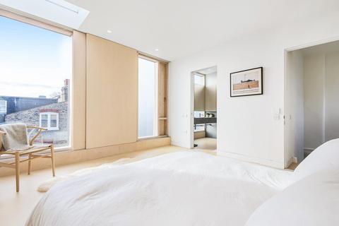 50 Forthbridge Road, London, SW11 5NY