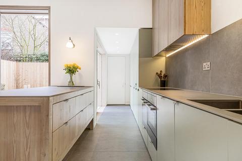 50 Forthbridge Road, London, SW11 5NY