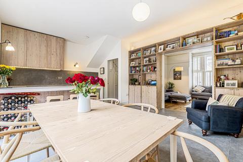 50 Forthbridge Road, London, SW11 5NY