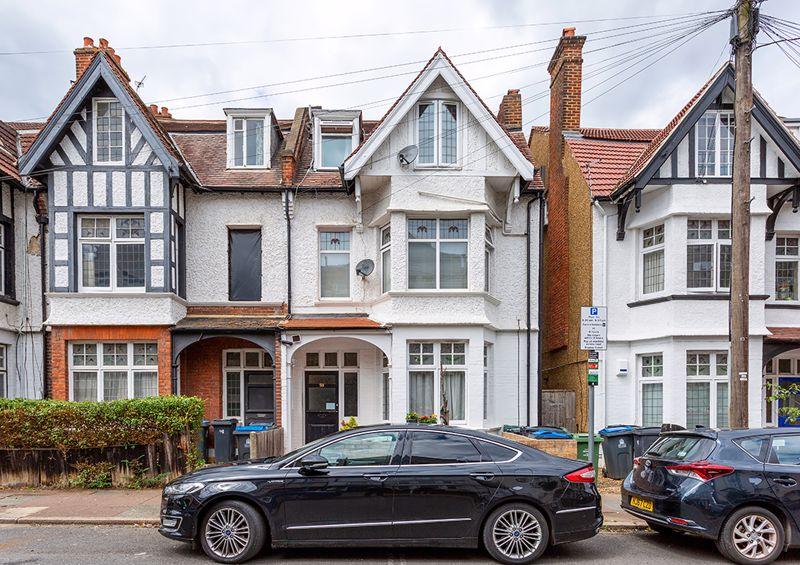 Guilford Avenue, Surbiton, KT5 2 bed apartment to rent £1,750 pcm (£