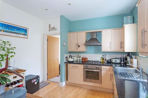 2 bedroom apartment to rent, Guilford Avenue, Surbiton, KT5