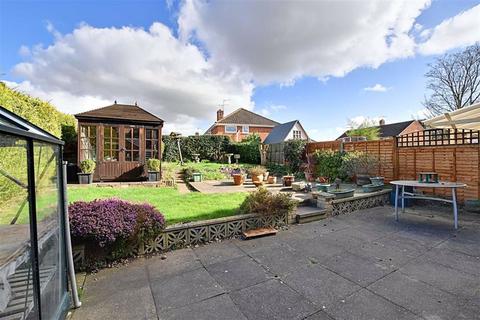 4 Abbey Close, St Johns, Worcester, WR2 4HR