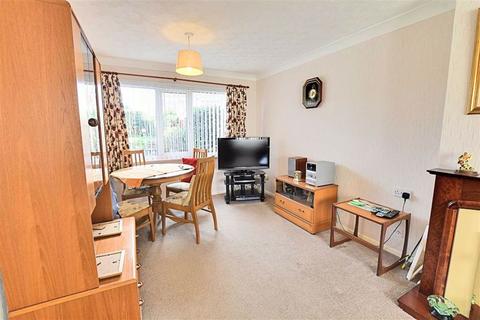 4 Abbey Close, St Johns, Worcester, WR2 4HR