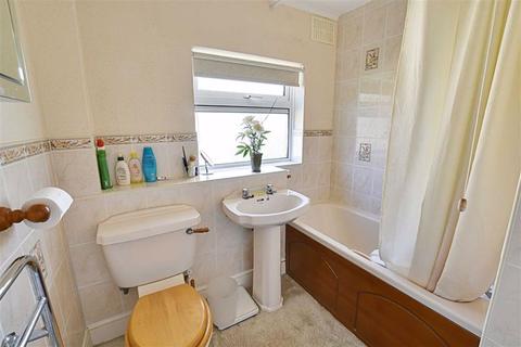 4 Abbey Close, St Johns, Worcester, WR2 4HR