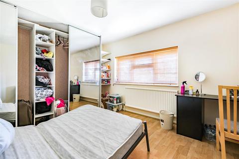 62 Homestall, Guildford, GU2 8JS