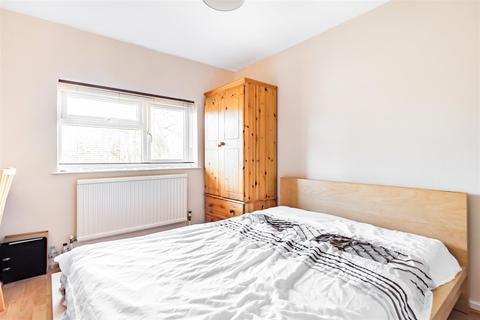 62 Homestall, Guildford, GU2 8JS