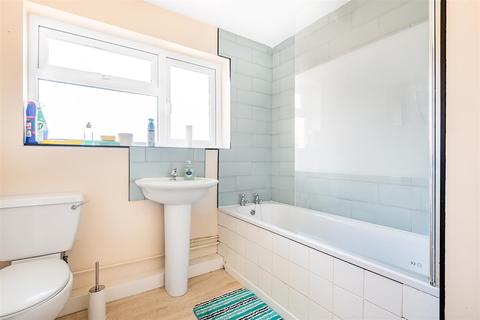 62 Homestall, Guildford, GU2 8JS