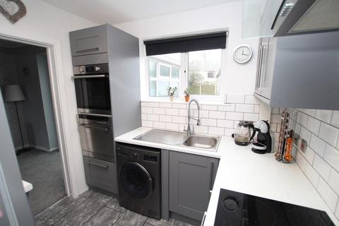 24 Moorside Gardens, Bradford, BD2 3RE