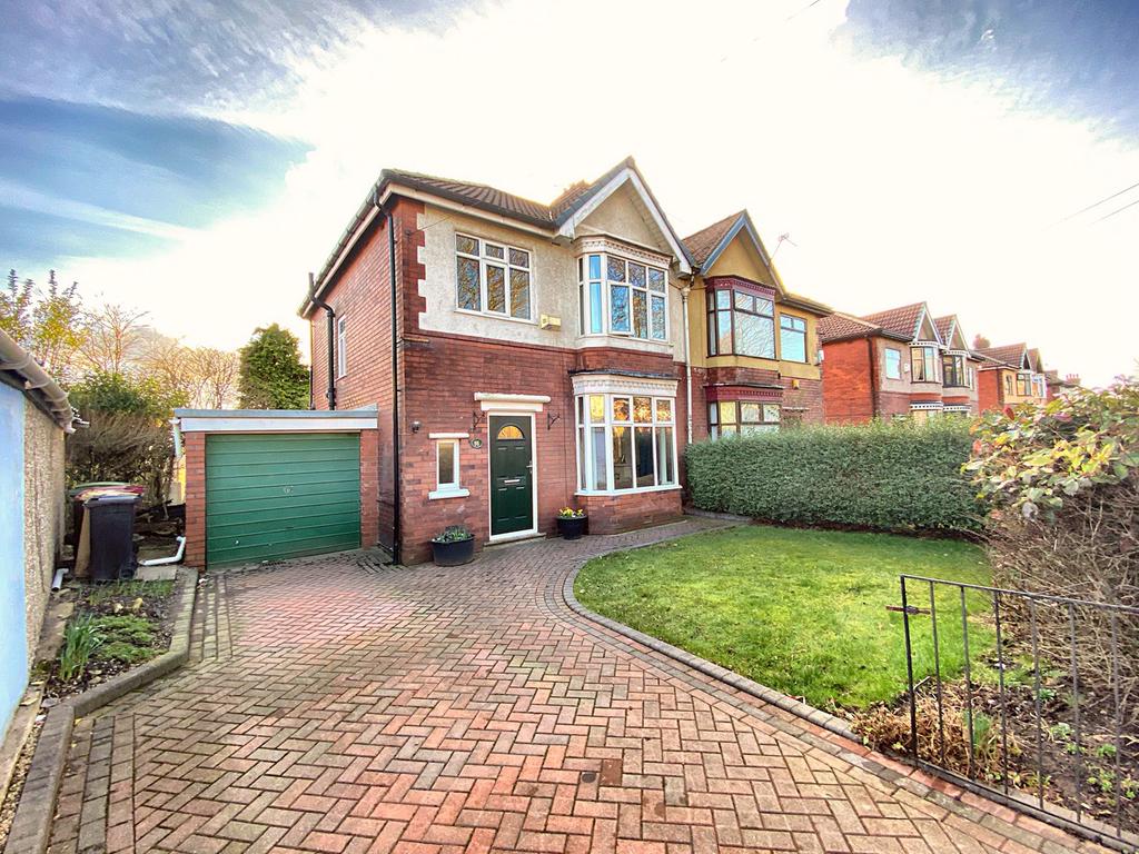 Red Lane, Breightmet, Bolton, BL2 3 bed semidetached house £175,000