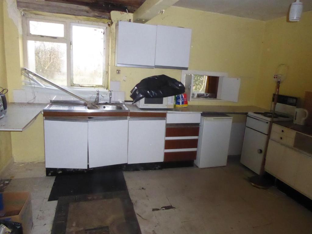 11 Cae Gwalia, Llanuwchllyn, Bala 3 bed house £130,000