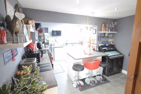 2 Blaisdon Close, Abbeymead, Gloucester, GL4 4SB