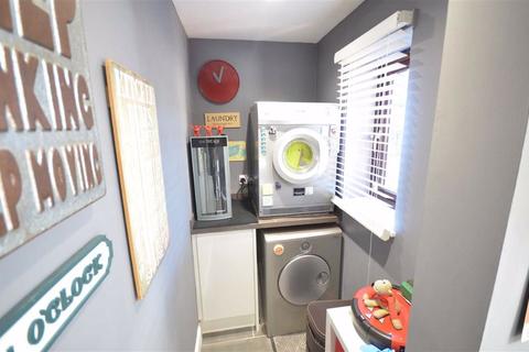 2 Blaisdon Close, Abbeymead, Gloucester, GL4 4SB