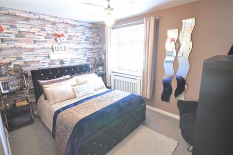 2 Blaisdon Close, Abbeymead, Gloucester, GL4 4SB