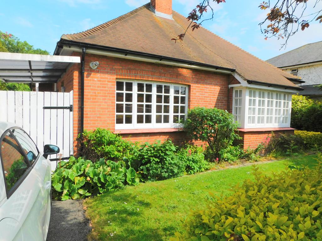 Limes Road, Egham, TW20 9QT 1 bed flat £975 pcm (£225 pw)