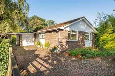 9 The Dene, West Molesey, KT8 2HL