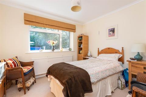 9 The Dene, West Molesey, KT8 2HL