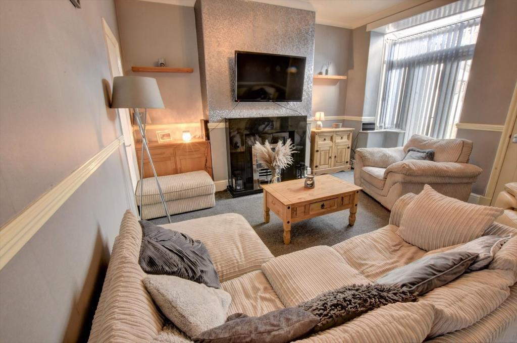Glenfield Road, Nelson 3 bed terraced house £87,500