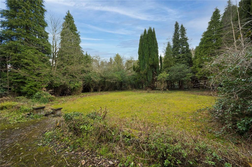Blackhills, Esher, Surrey, KT10 6 bed detached house £2,750,000