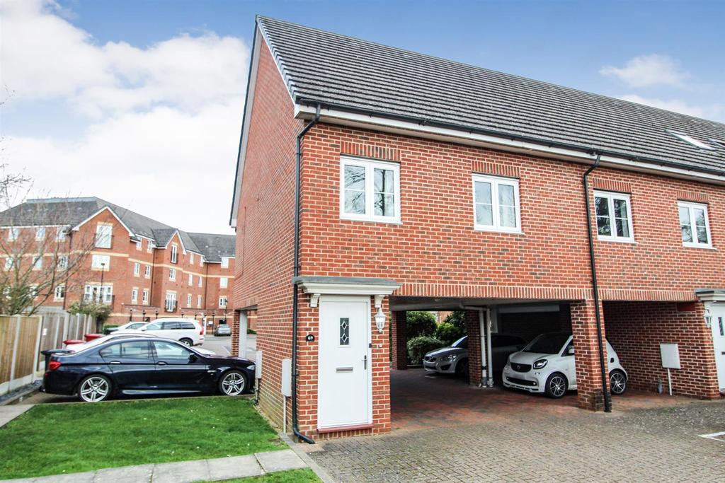 Eaton Avenue, Taplow 2 bed coach house for sale £290,000