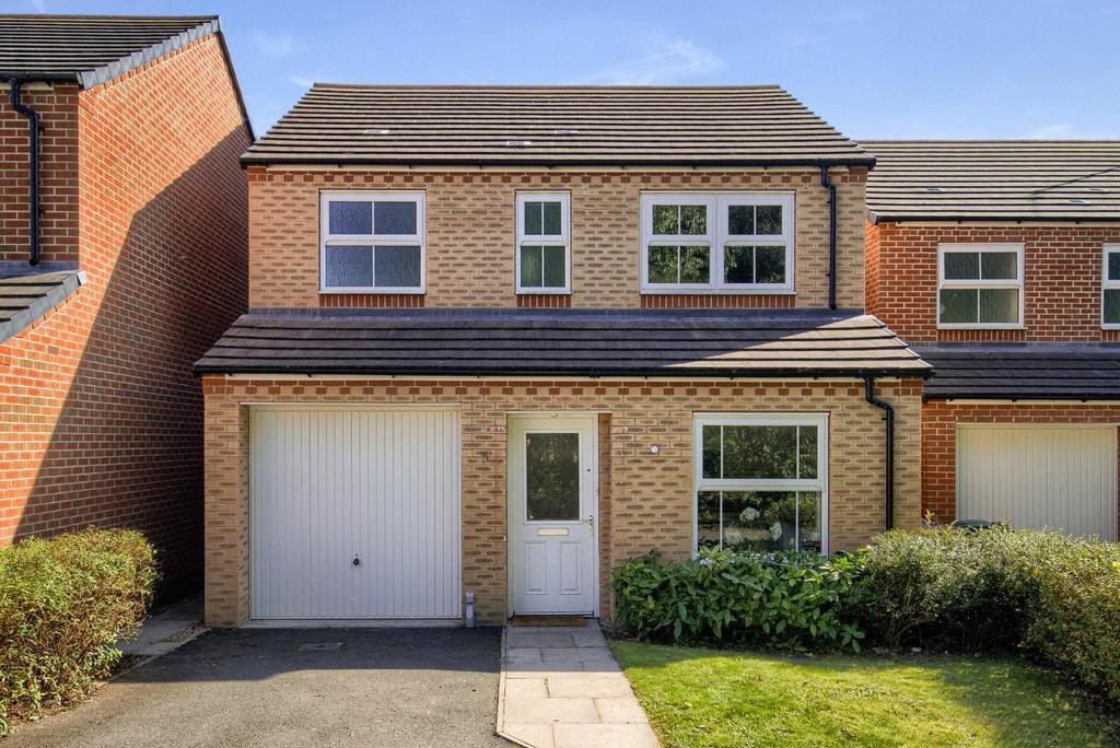 Cherry Tree Drive, Coventry 3 bed detached house £285,000