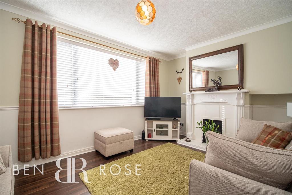 St. Davids Road, Leyland 4 bed semidetached house £230,000