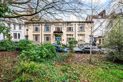 Flat 2, 13 Dowry Square, Bristol, BS8 4SL